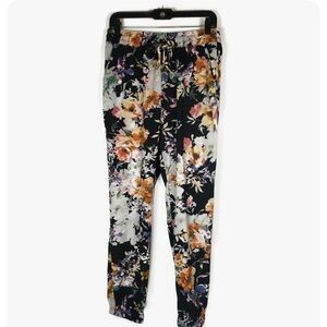 Buffalo David Bitton Multicolor Floral Capris